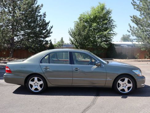 Used 2004 Lexus LS 430 image 3