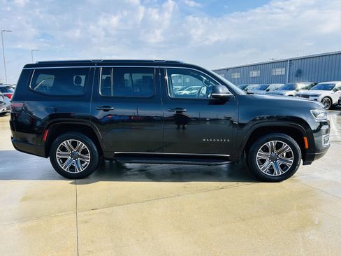 Used 2023 Jeep Wagoneer Series II AWD/4WD image 42