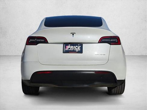 Used 2024 Tesla Model Y Long Range image 6
