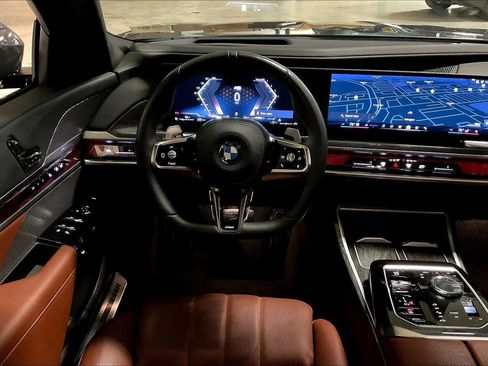 Certified 2025 BMW 760i xDrive 760i xDrive w/ Executive Package image 5