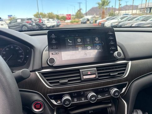 Used 2018 Honda Accord EX image 22