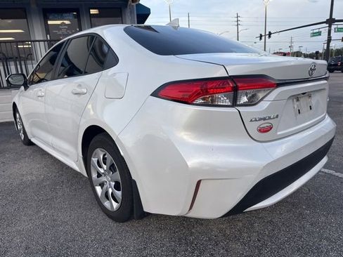 Used 2022 Toyota Corolla LE FWD image 5