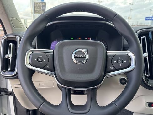 Certified 2023 Volvo XC40 B5 Plus w/ Protection Package AWD/4WD image 24