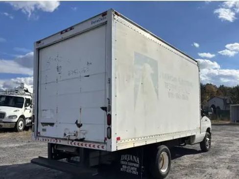 Used 2008 Ford E-350 and Econoline 350 Super Duty image 3