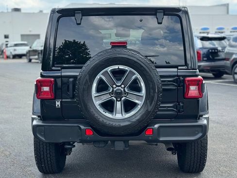 Used 2021 Jeep Wrangler Unlimited Sahara w/ Dual Top Group AWD/4WD image 3