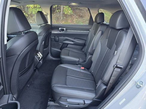 New 2026 Kia Sorento EX w/ EX Premium Package FWD image 4