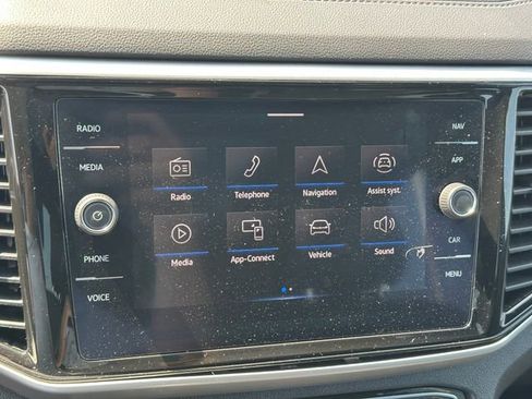 Used 2022 Volkswagen Atlas Cross Sport SEL Premium R-Line image 25