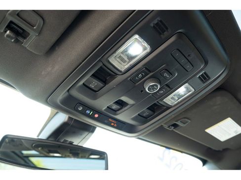 Used 2022 GMC Yukon XL AT4 AWD/4WD image 32