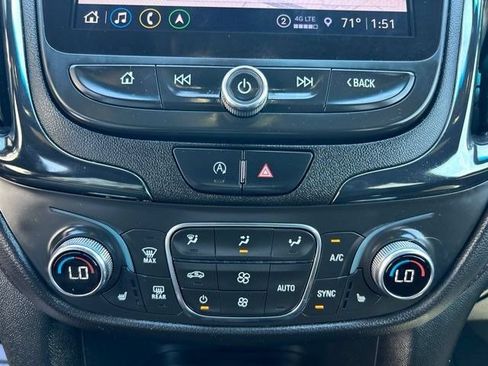 Used 2022 Chevrolet Equinox RS w/ RS Leather Package FWD image 30