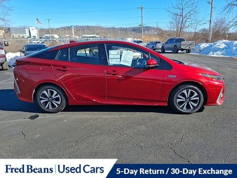 Used 2017 Toyota Prius Prime Advanced image 12