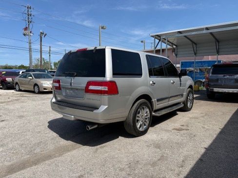 Used 2007 Lincoln Navigator 2WD image 4