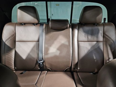 Used 2017 Toyota Tacoma Limited image 13