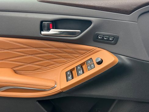 Certified 2020 Toyota Avalon Limited image 11