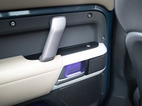 Used 2022 Land Rover Defender 110 X-Dynamic HSE image 35