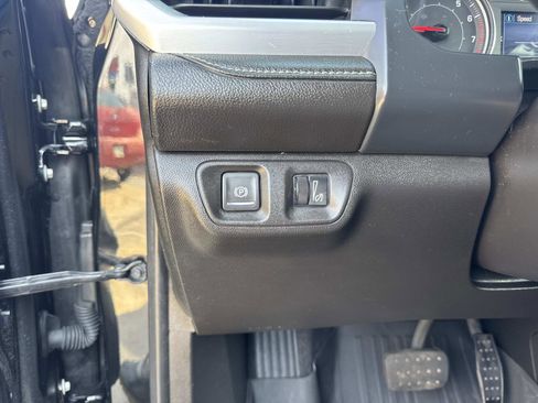 Used 2023 GMC Acadia SLE w/ Driver Convenience Package image 20