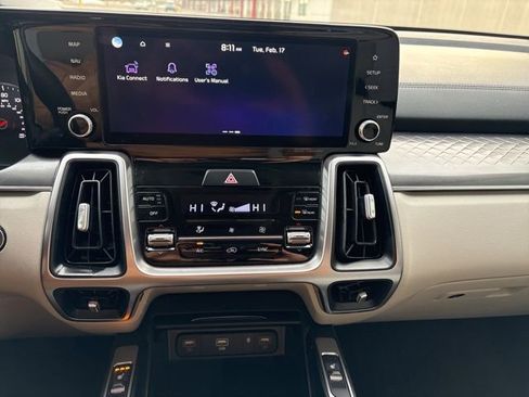 Used 2023 Kia Sorento S w/ Panoramic Sunroof Package image 11