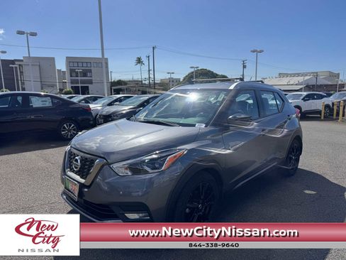 Used 2020 Nissan Kicks SR w/ SR Premium Package image 1