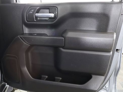 Used 2022 Chevrolet Silverado 1500 Custom Trail Boss w/ Safety Confidence Package AWD/4WD image 18