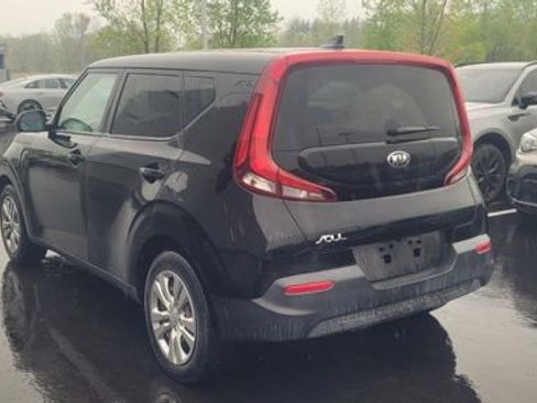 Certified 2020 Kia Soul LX FWD image 2