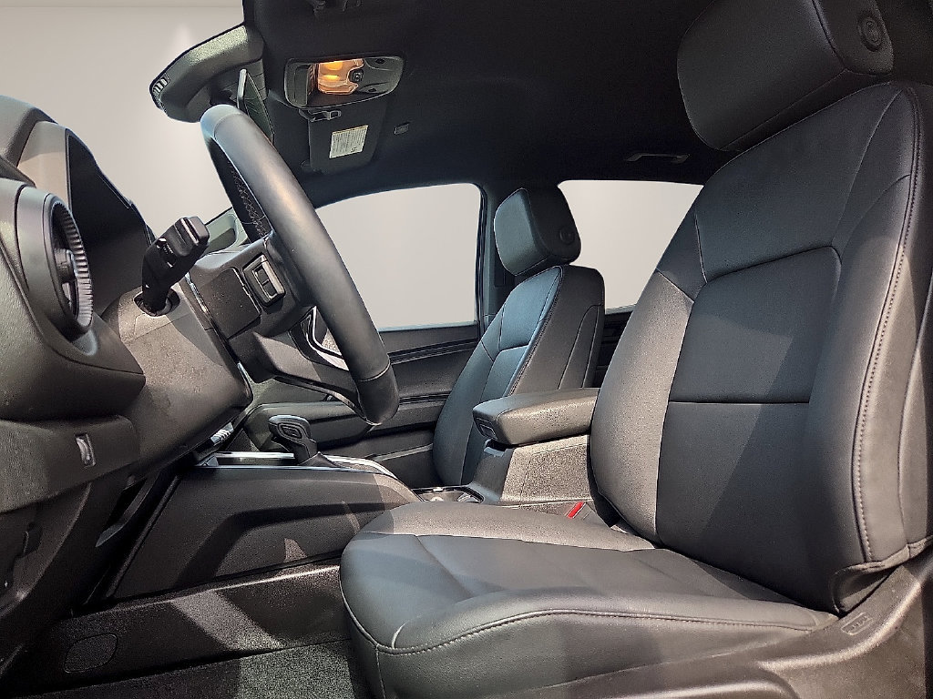 Used 2025 Chevrolet Colorado Trail Boss AWD/4WD image 12