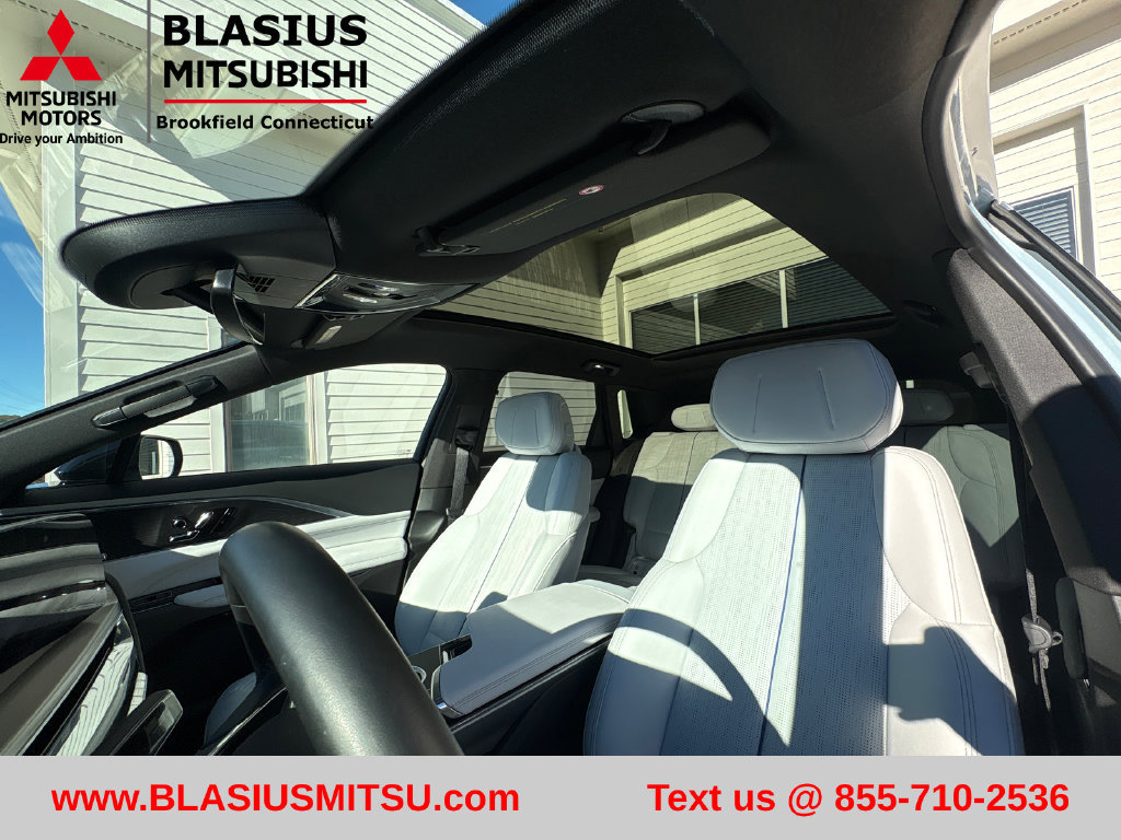 Used 2024 Cadillac Lyriq Luxury AWD/4WD image 19