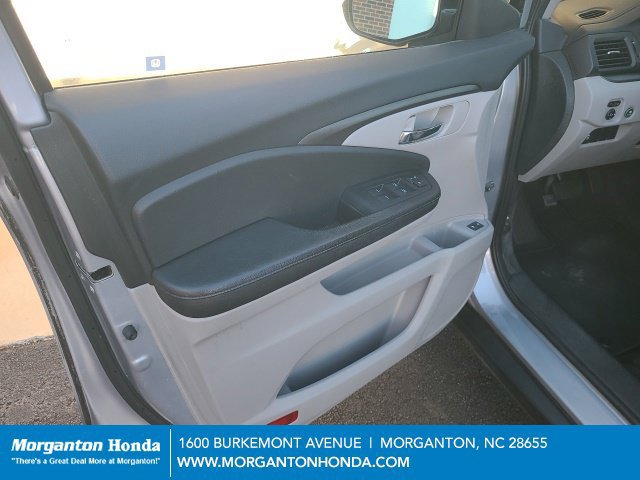 Used 2017 Honda Pilot EX-L image 11