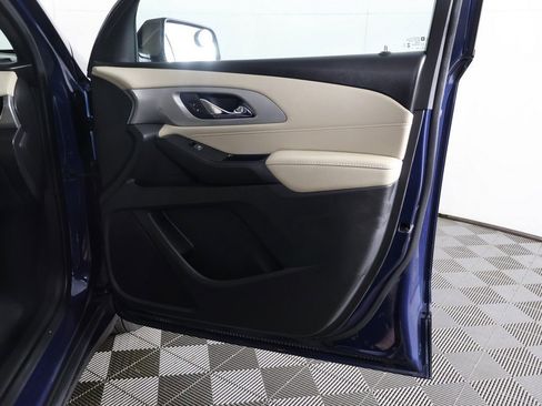 Used 2023 Chevrolet Traverse LS image 21