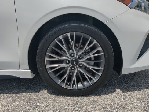 Used 2022 Kia Forte GT-Line w/ GT-Line Premium Package FWD image 9