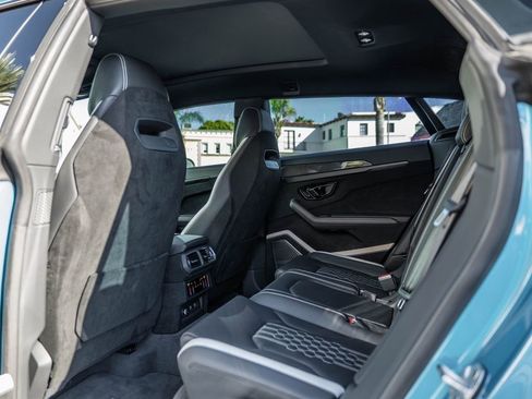 Used 2023 Lamborghini Urus Performante AWD/4WD image 28