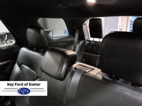 Used 2018 Ford Explorer XLT w/ Equipment Group 202A AWD/4WD image 17