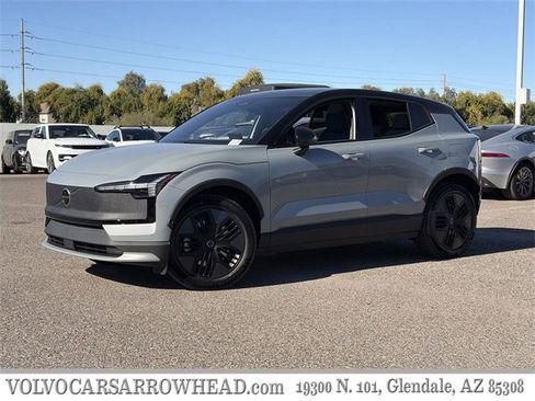 Used 2026 Volvo EX30 Cross Country Ultra image 1