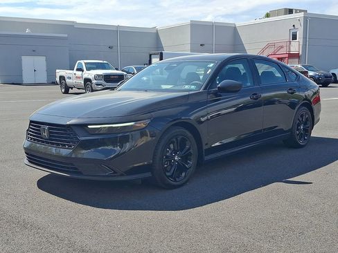 Used 2025 Honda Accord SE image 3
