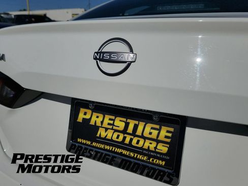 Used 2025 Nissan Altima 2.5 SV FWD image 12