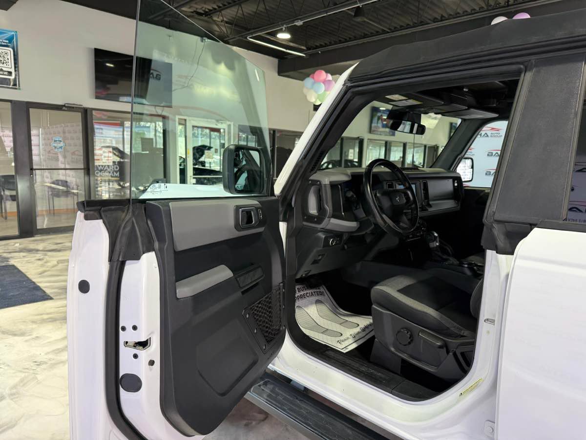 Used 2022 Ford Bronco Big Bend w/ Sasquatch Package AWD/4WD image 13