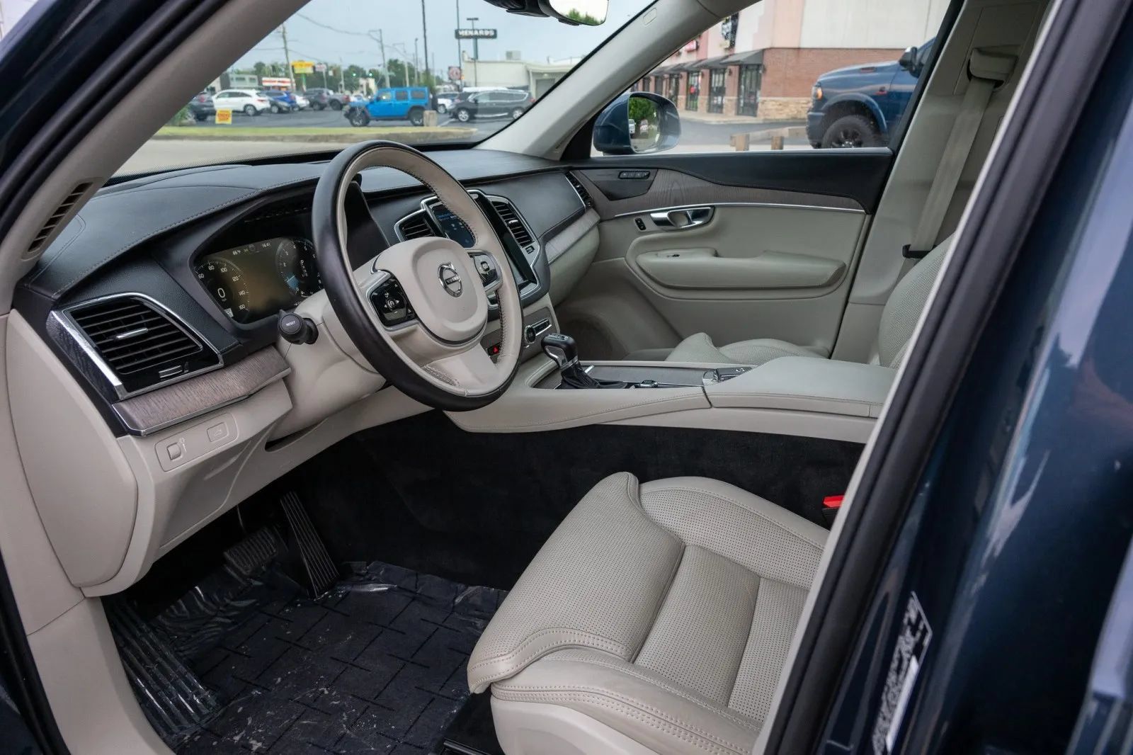 Used 2020 Volvo XC90 T6 Inscription AWD/4WD image 32