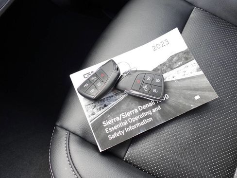 Used 2023 GMC Sierra 1500 Elevation image 38