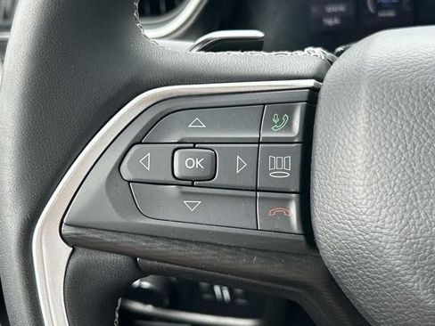 Used 2023 Jeep Grand Cherokee L Laredo AWD/4WD image 36