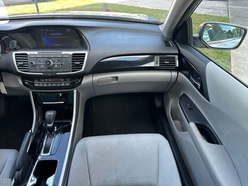Used 2017 Honda Accord LX image 12