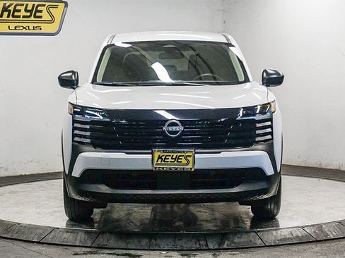 Used 2025 Nissan Kicks S image 6