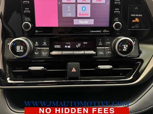 Used 2021 Toyota Highlander XLE image 39