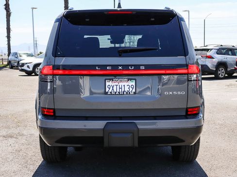 Used 2026 Lexus GX 550 w/ Accessory Package (ZB) AWD/4WD image 8