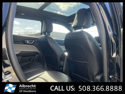 New 2025 Jeep Compass Limited w/ Sun & Sound Group image 13