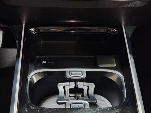 Used 2022 Mercedes-Benz GLB 250 image 34