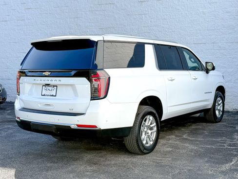Certified 2025 Chevrolet Suburban LT AWD/4WD image 8