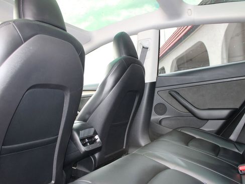 Used 2023 Tesla Model 3 Standard Range image 21