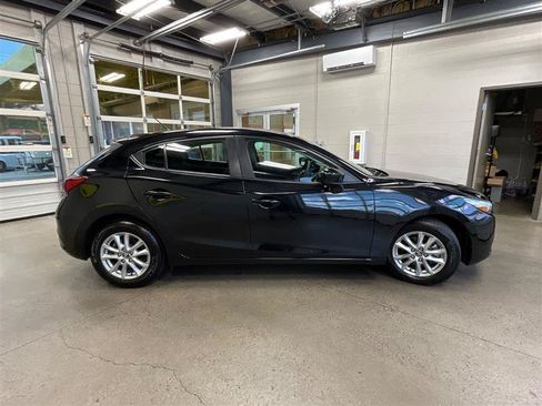 Used 2018 MAZDA MAZDA3 Sport FWD image 6