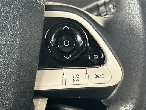 Certified 2017 Toyota Prius Four w/ Advanced Technology Package image 29