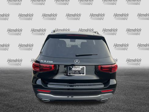 Used 2025 Mercedes-Benz GLB 250 image 9