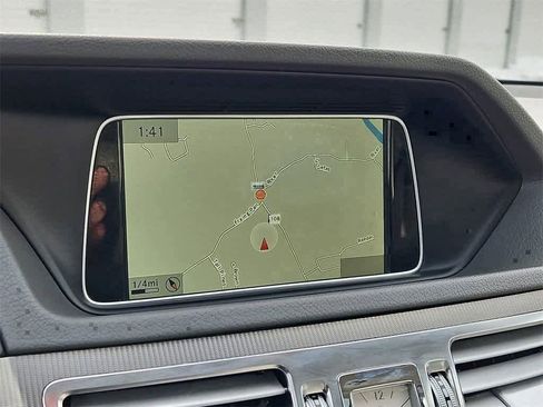 Used 2014 Mercedes-Benz E 550 4MATIC Sedan image 18