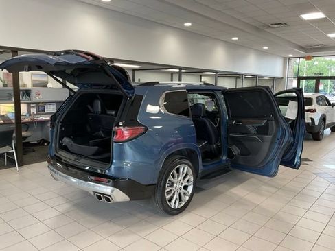 Used 2025 GMC Acadia Denali w/ Super Cruise Package AWD/4WD image 28